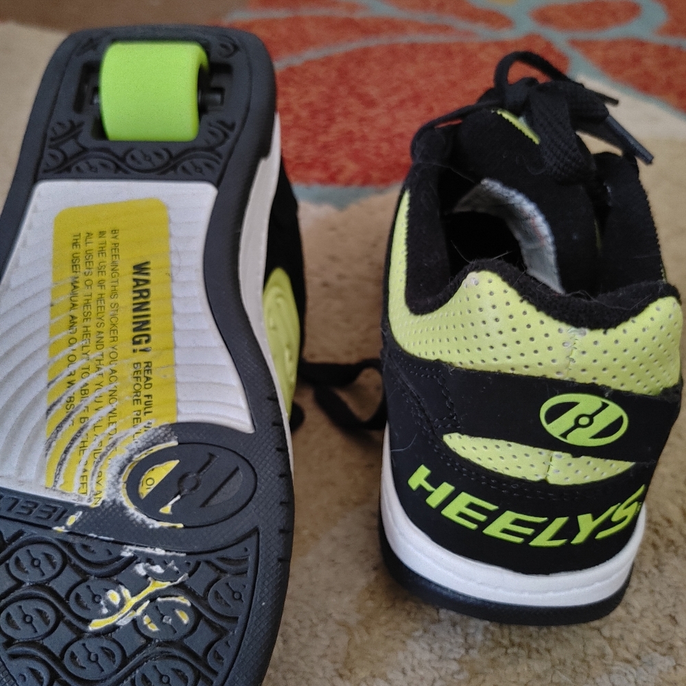 Boys heelys